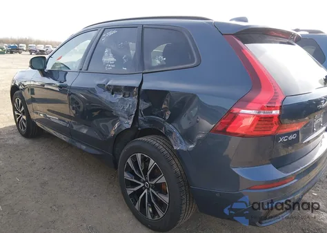 2025 Volvo Xc60 B5 Plus z USA, uszkodzony, nr VIN YV4M12RC4S1170850